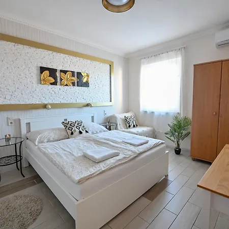 Bellavista 1 Apartman Apartment *